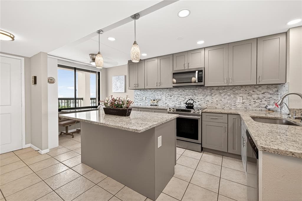 9425 BLIND PASS ROAD # 1103, ST PETE BEACH, FL 33706 — zdjęcie 4