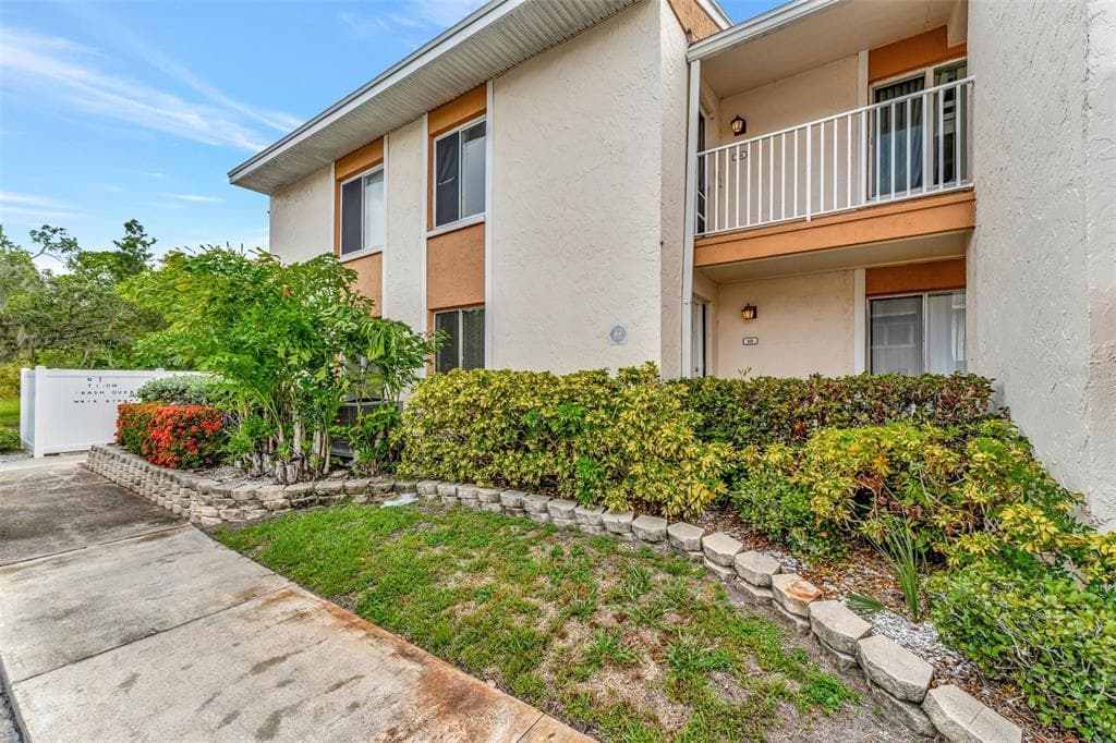 9940 7TH WAY N # 101, ST PETERSBURG, FL 33702