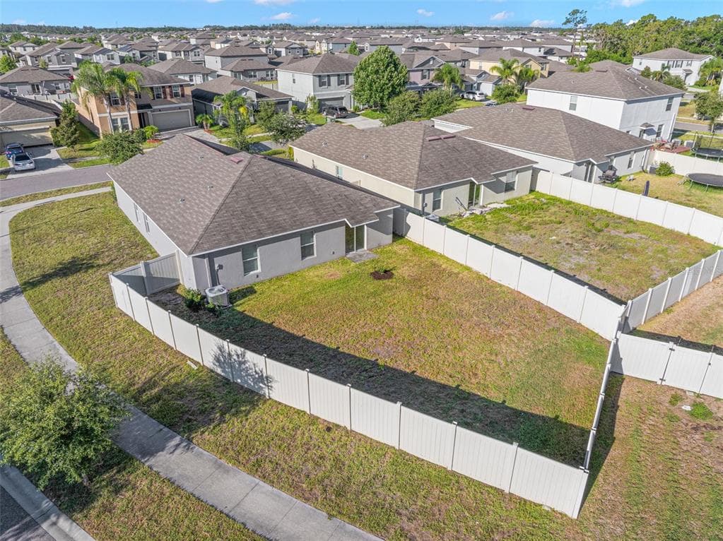 6810 TRENT CREEK DRIVE, SUN CITY CENTER, FL 33573 — zdjęcie 2