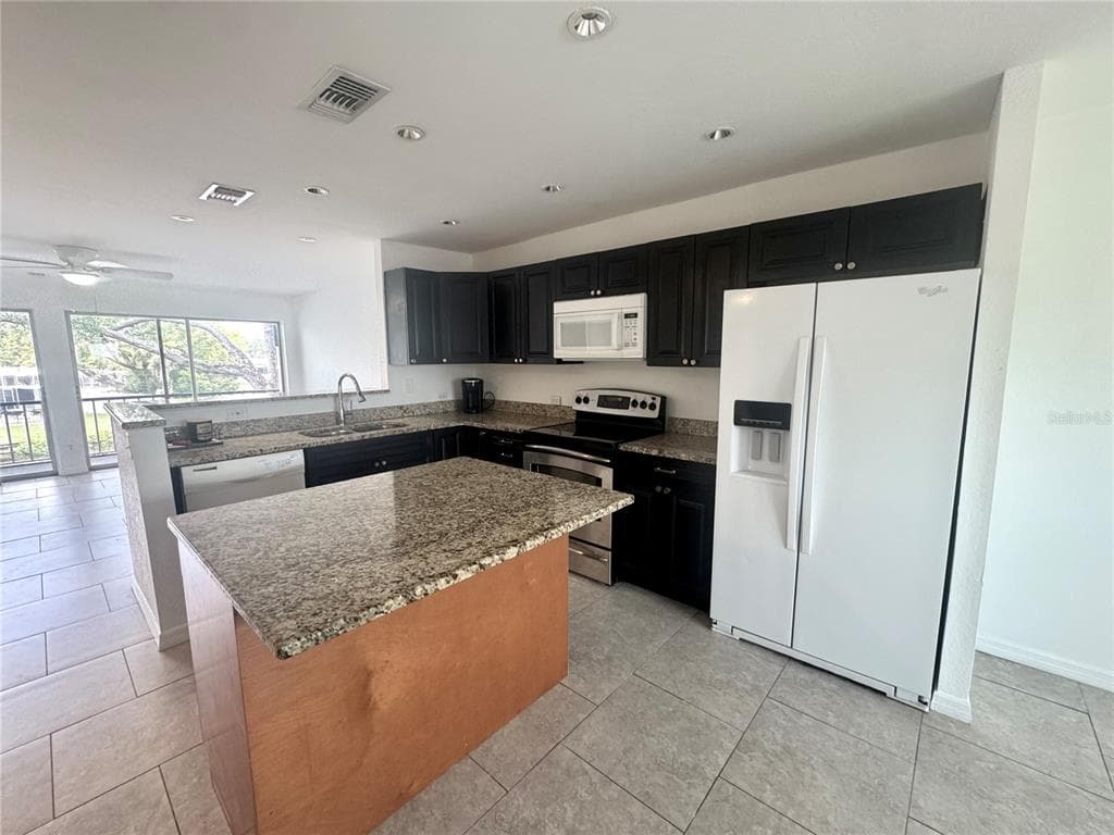 9201 TUDOR DRIVE # C212, TAMPA, FL 33615 — zdjęcie 4