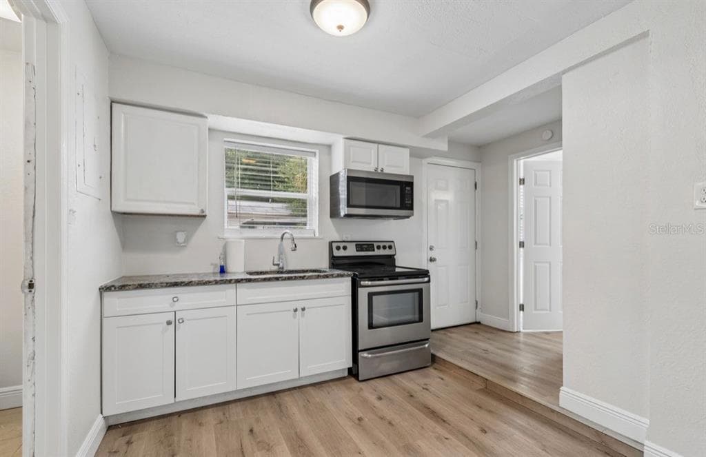 725 21ST AVENUE S, ST PETERSBURG, FL 33705 — zdjęcie 4