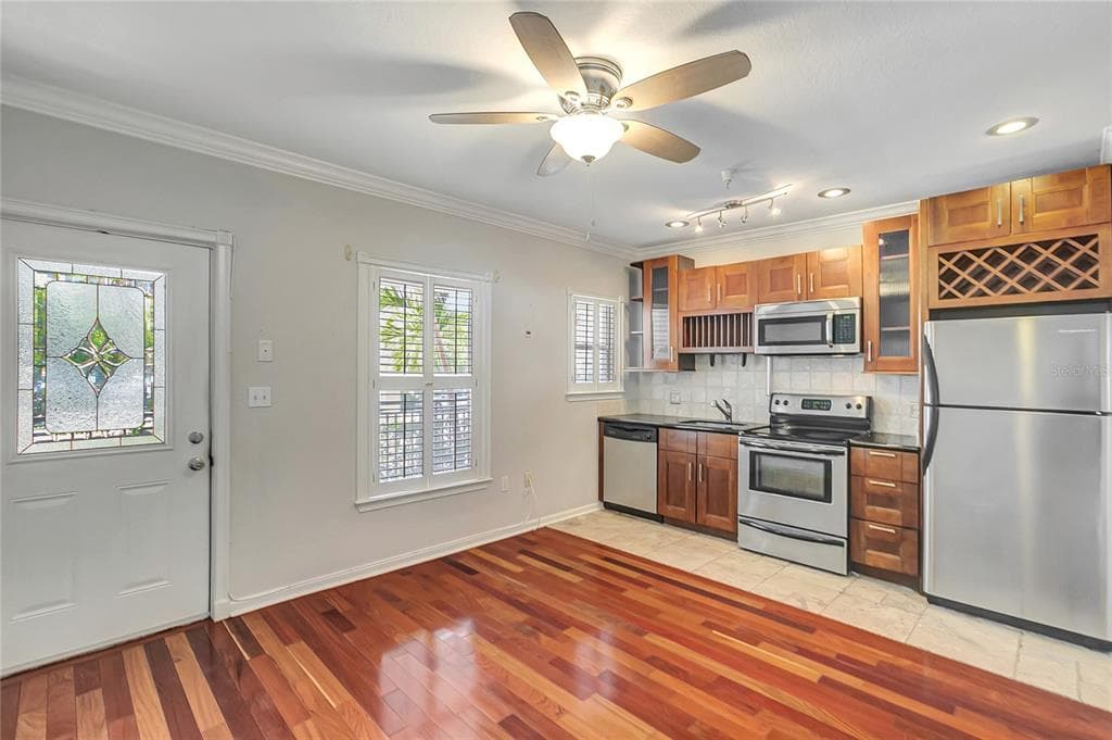 201 6TH STREET S # 102, ST PETERSBURG, FL 33701 — zdjęcie 4