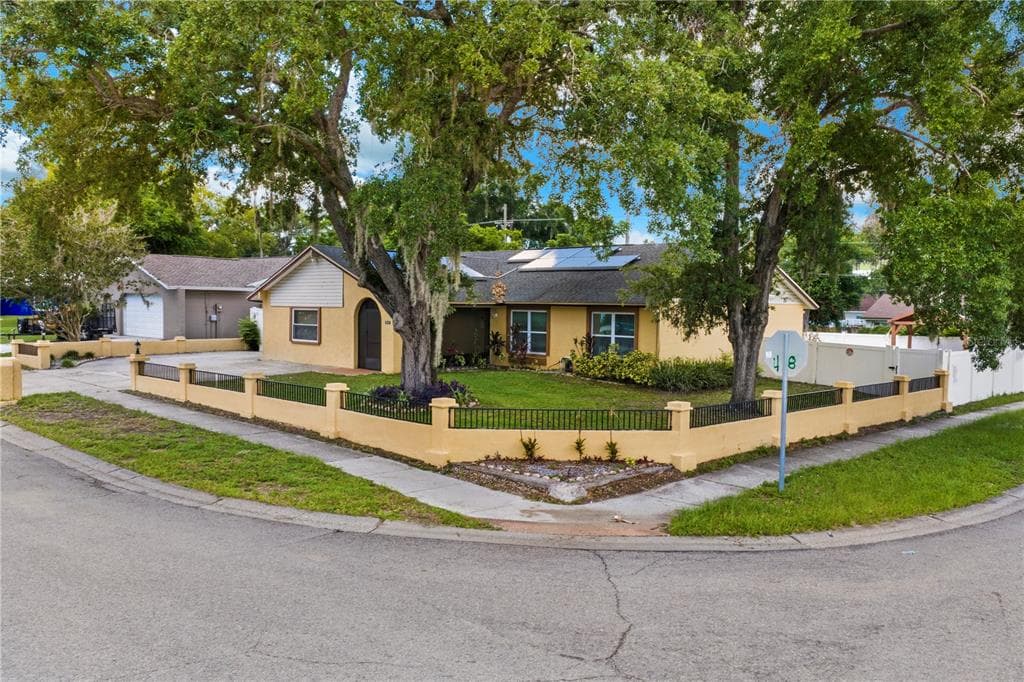613 FOREST HILLS DRIVE, BRANDON, FL 33510