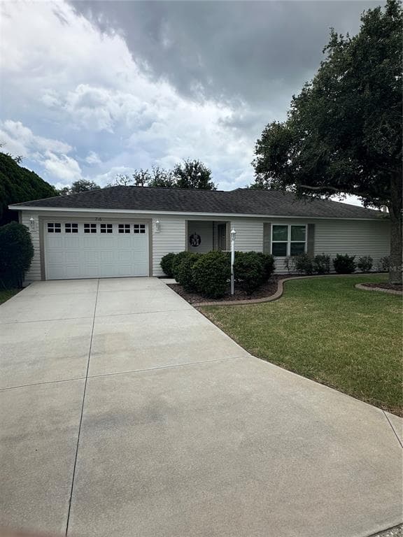 716 TRUMAN AVENUE, LADY LAKE, FL 32159