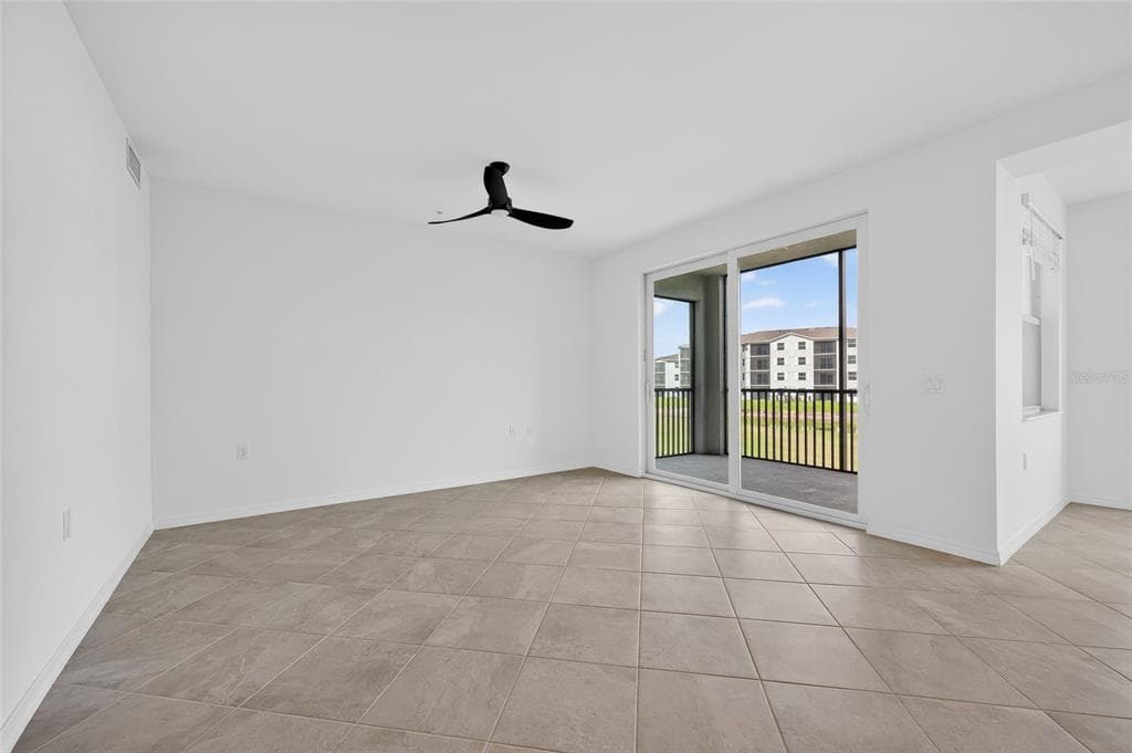 18461 COPPERHEAD COURT N # 422, LEHIGH ACRES, FL 33936 — zdjęcie 4
