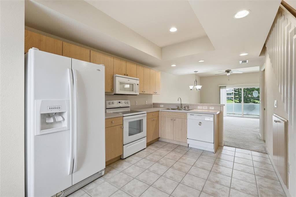 1246 RIO DE JANEIRO AVENUE # 505, PUNTA GORDA, FL 33983 — zdjęcie 4