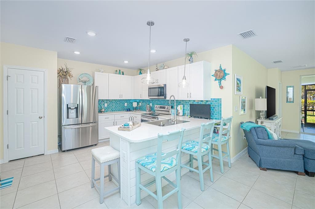 25104 E LENOX CIRCLE, PUNTA GORDA, FL 33950 — zdjęcie 2