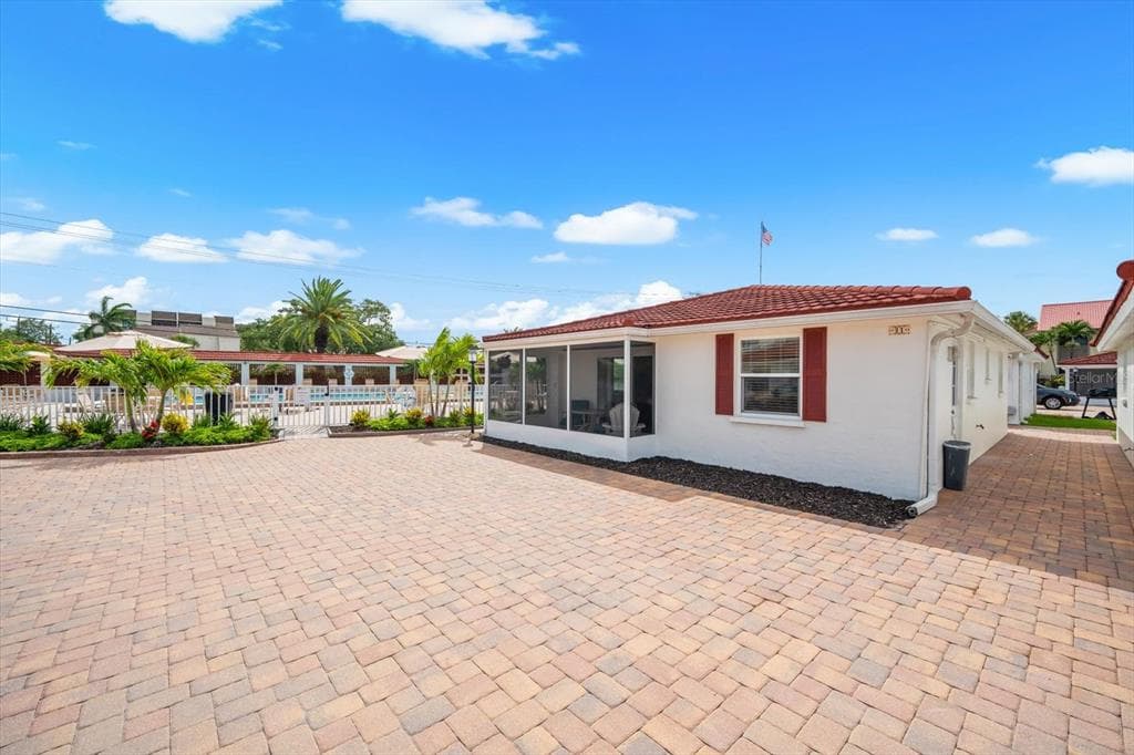 6154 MIDNIGHT PASS ROAD # B1, SARASOTA, FL 34242