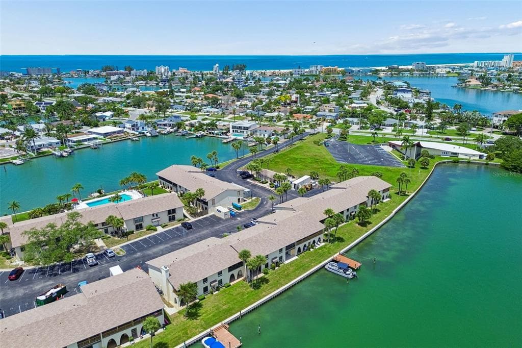552 PLAZA SEVILLE COURT # 97, TREASURE ISLAND, FL 33706 — zdjęcie 2