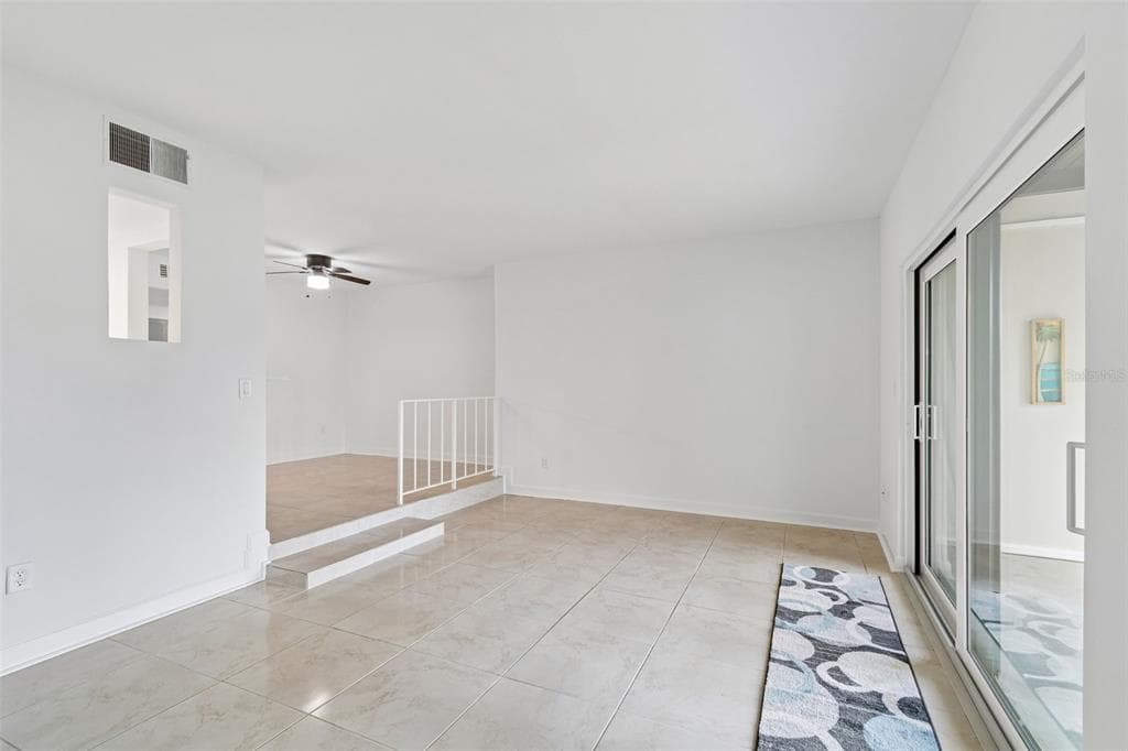 552 PLAZA SEVILLE COURT # 97, TREASURE ISLAND, FL 33706 — zdjęcie 4