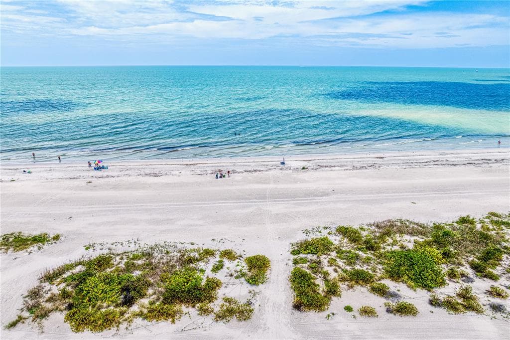 1250 GULF BOULEVARD # 302, CLEARWATER BEACH, FL 33767