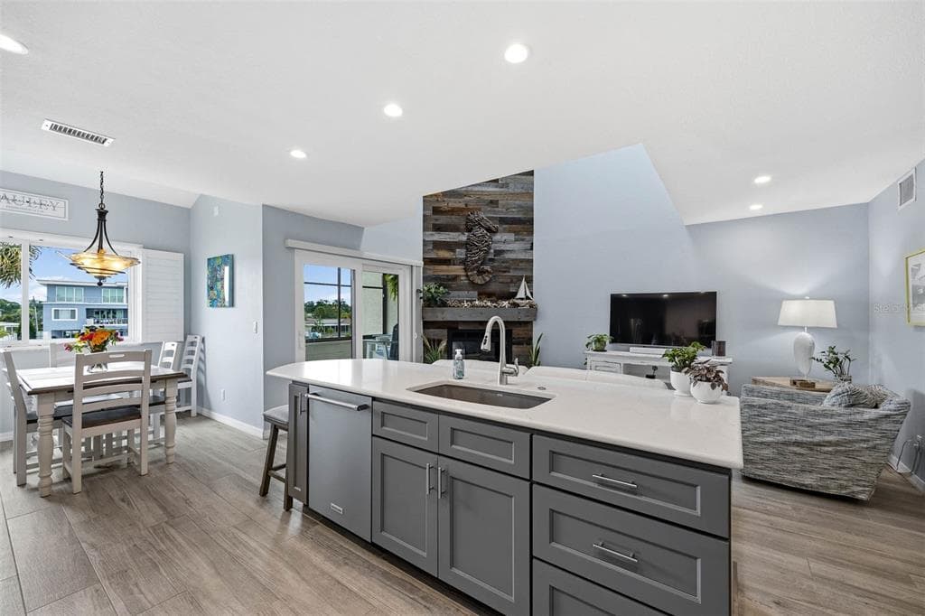 2395 HANOVER DR, DUNEDIN, FL 34698 — zdjęcie 3
