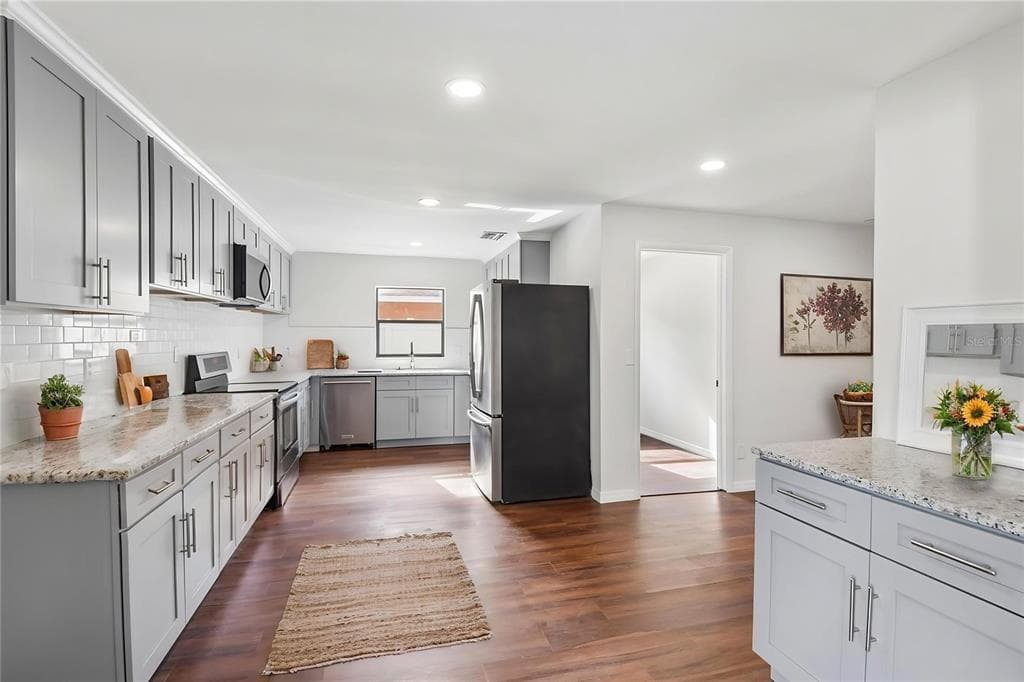 4545 DEBBIE LANE, LUTZ, FL 33559 — zdjęcie 5