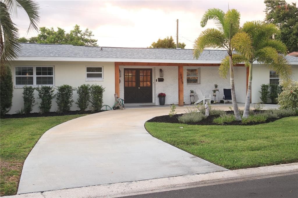 6825 11TH AVENUE N, ST PETERSBURG, FL 33710 — zdjęcie 3