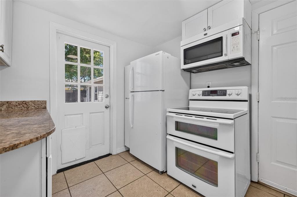1162 HIGHLAND STREET N, ST PETERSBURG, FL 33701 — zdjęcie 4