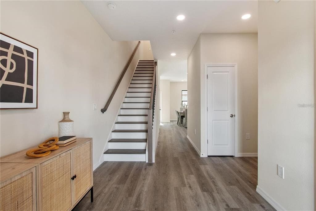 4367 CAMBIO GARDENS COURT, TAMPA, FL 33610 — zdjęcie 2