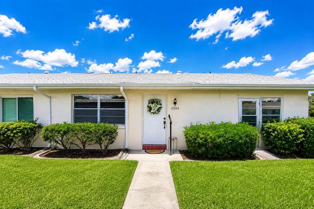 2304 GLENMORE CIRCLE # 327, SUN CITY CENTER, FL 33573