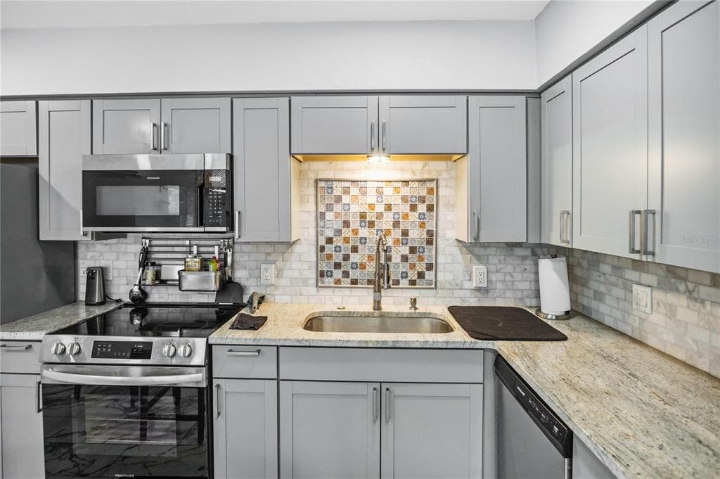416 73RD AVENUE N # 207, ST PETERSBURG, FL 33702 — zdjęcie 4