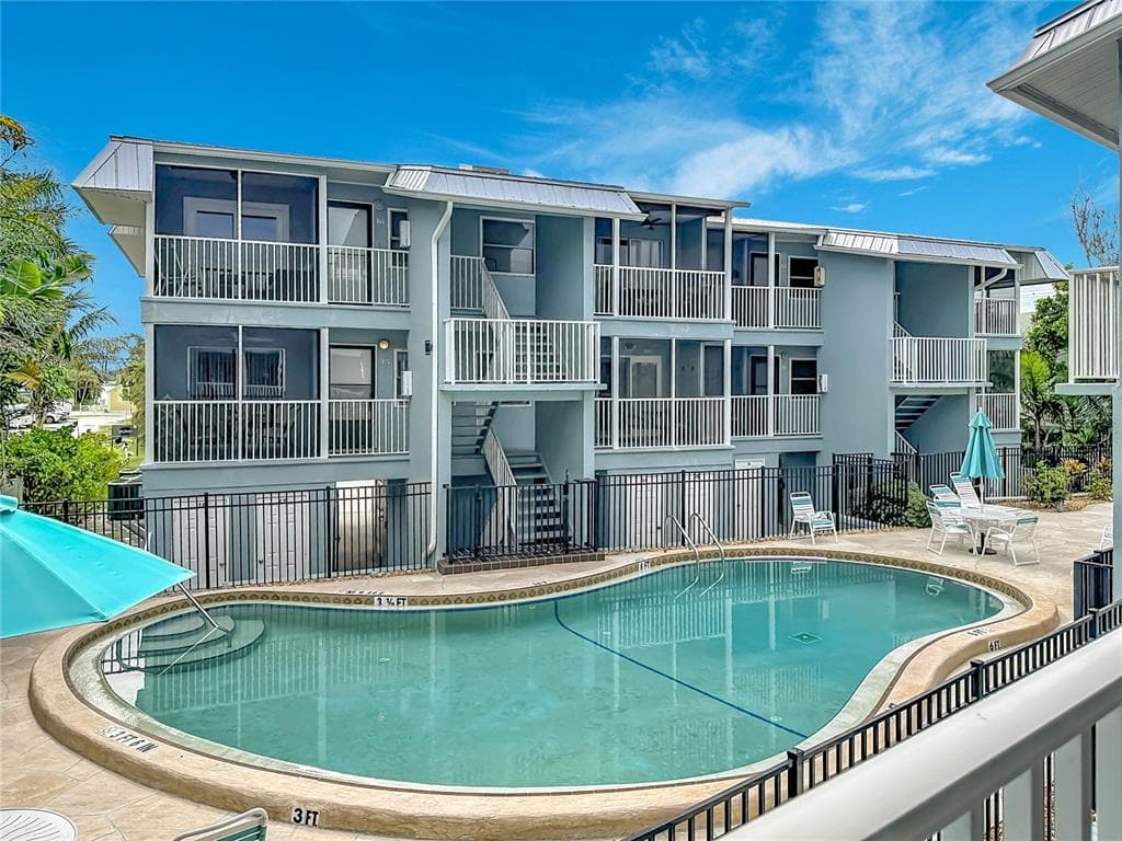 205 HIGHLAND AVENUE # 3, BRADENTON BEACH, FL 34217 — zdjęcie 2