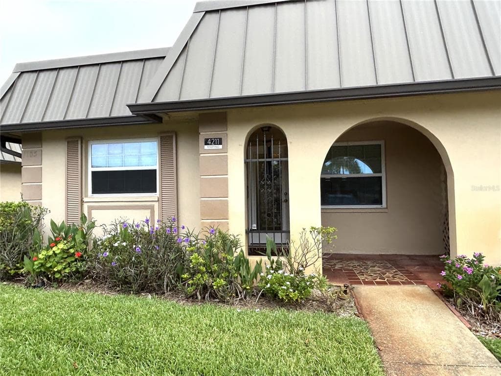 4211 STRATFORD DRIVE # 4211, NEW PORT RICHEY, FL 34652