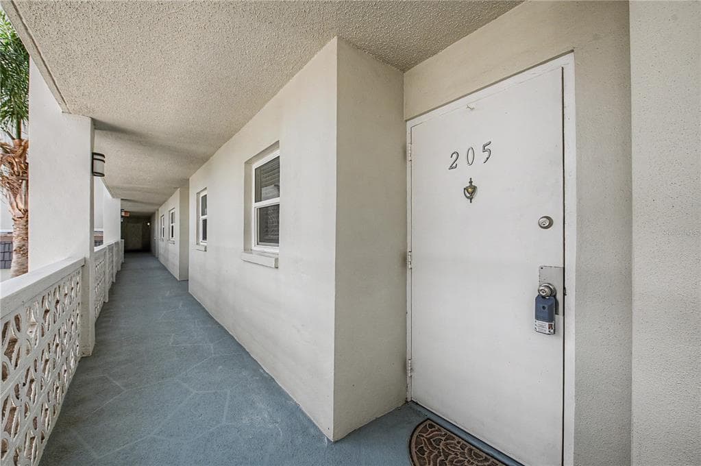 9 FORBES PLACE # 205, DUNEDIN, FL 34698 — zdjęcie 2