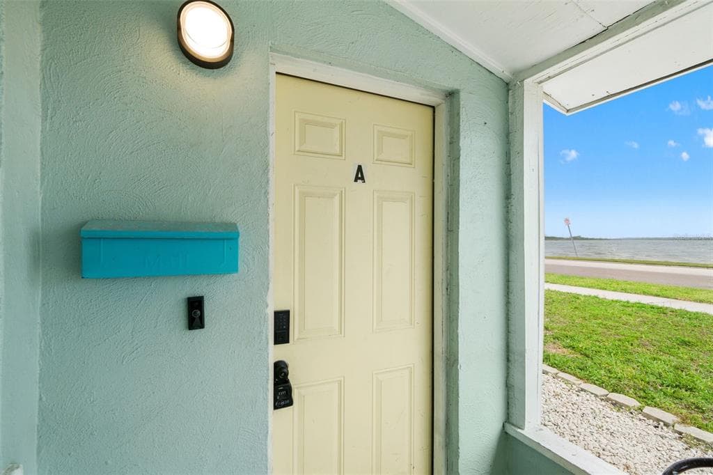 1303 S BERMUDA BOULEVARD, TAMPA, FL 33605