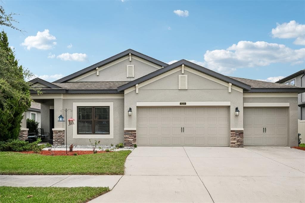 8210 MALLOW MIRROR LANE, LAND O LAKES, FL 34637