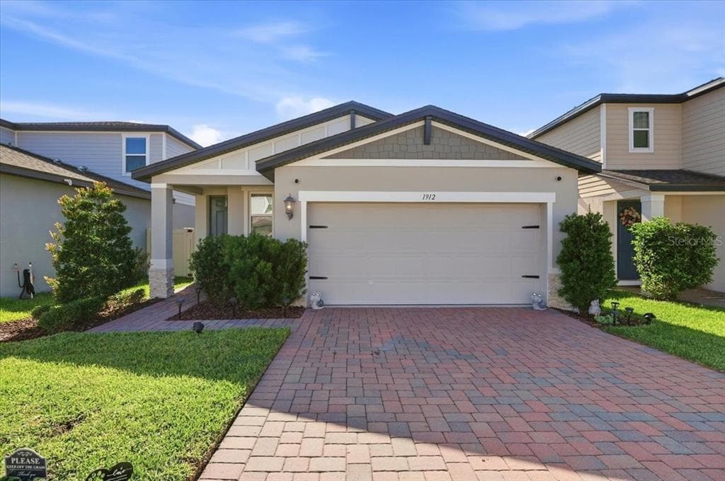 1912 CARNOSTIE ROAD, WINTER HAVEN, FL 33884