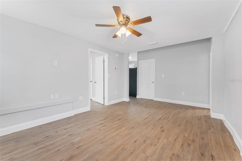1927 13TH STREET S, ST PETERSBURG, FL 33705 — zdjęcie 4