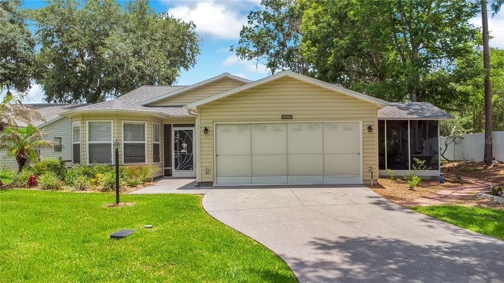 32222 SUMMERTREE CIRCLE, LEESBURG, FL 34748