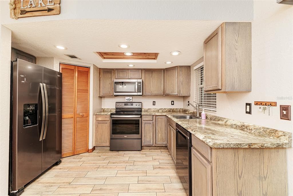 1920 E EDGEWOOD DRIVE # R3, LAKELAND, FL 33803 — zdjęcie 3
