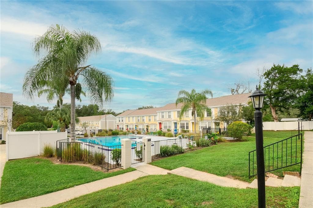 13538 EMBASSY PARK COURT # 44A2, DADE CITY, FL 33525
