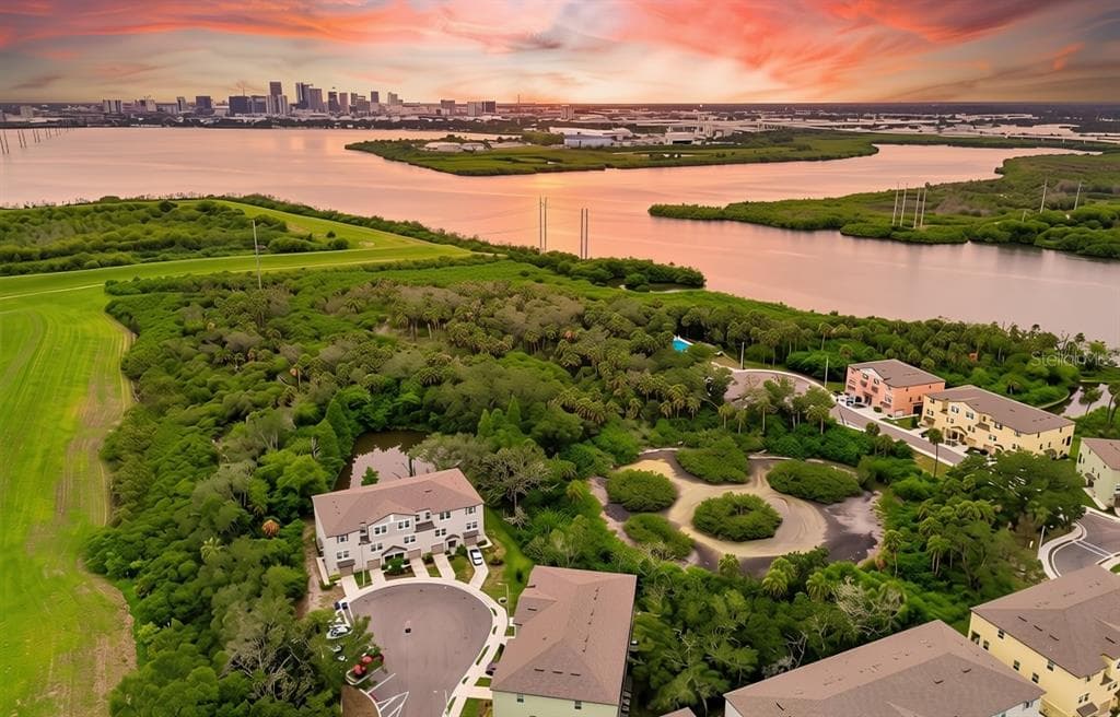 873 TENNYSON MILL CIRCLE, TAMPA, FL 33619 — zdjęcie 2
