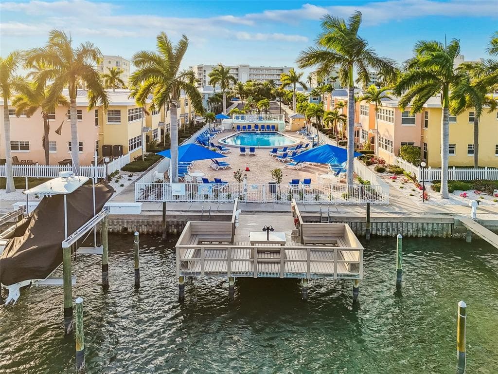 19417 GULF BOULEVARD # F107, INDIAN ROCKS BEACH, FL 33785 — zdjęcie 4