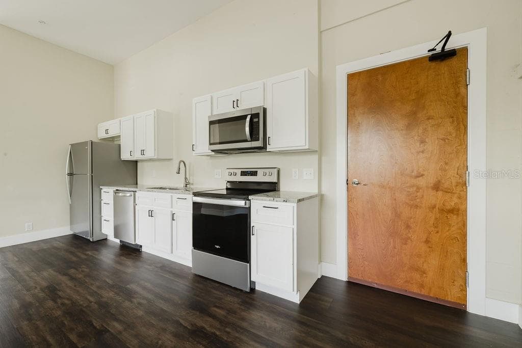 306 W WISCONSIN AVENUE # 209, DELAND, FL 32720 — zdjęcie 3