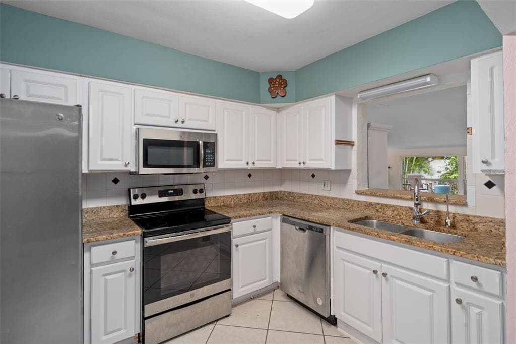 9812 51ST AVENUE N, ST PETERSBURG, FL 33708 — zdjęcie 3