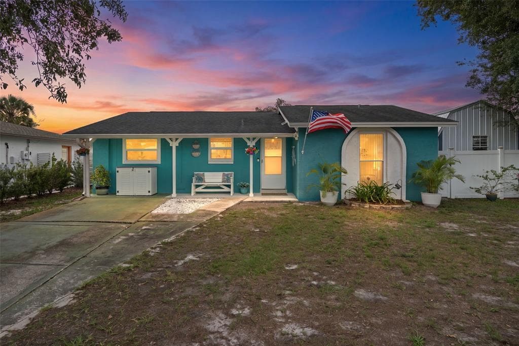 7906 WOODVINE CIRCLE, TAMPA, FL 33615