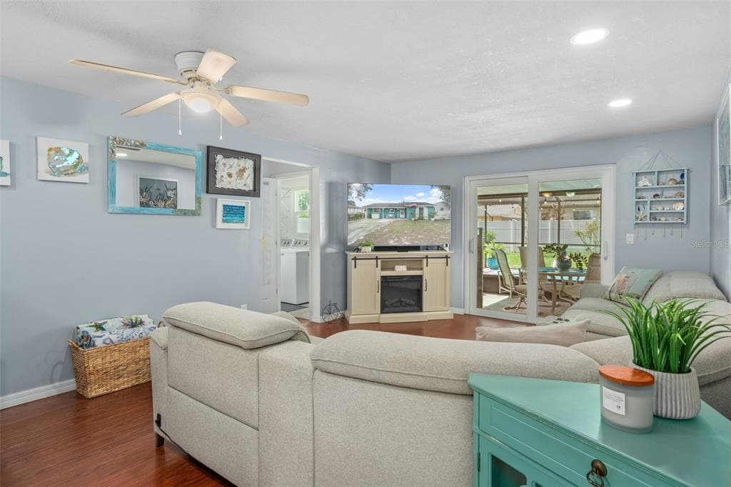 7906 WOODVINE CIRCLE, TAMPA, FL 33615 — zdjęcie 5