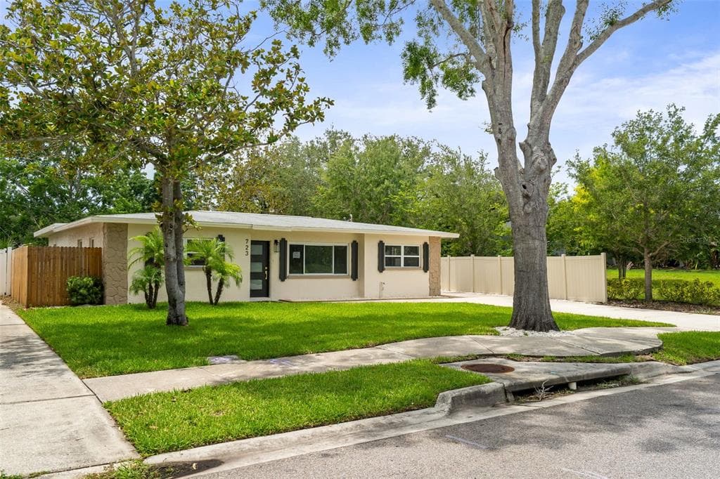 723 W BAYSHORE DRIVE, TARPON SPRINGS, FL 34689 — zdjęcie 4