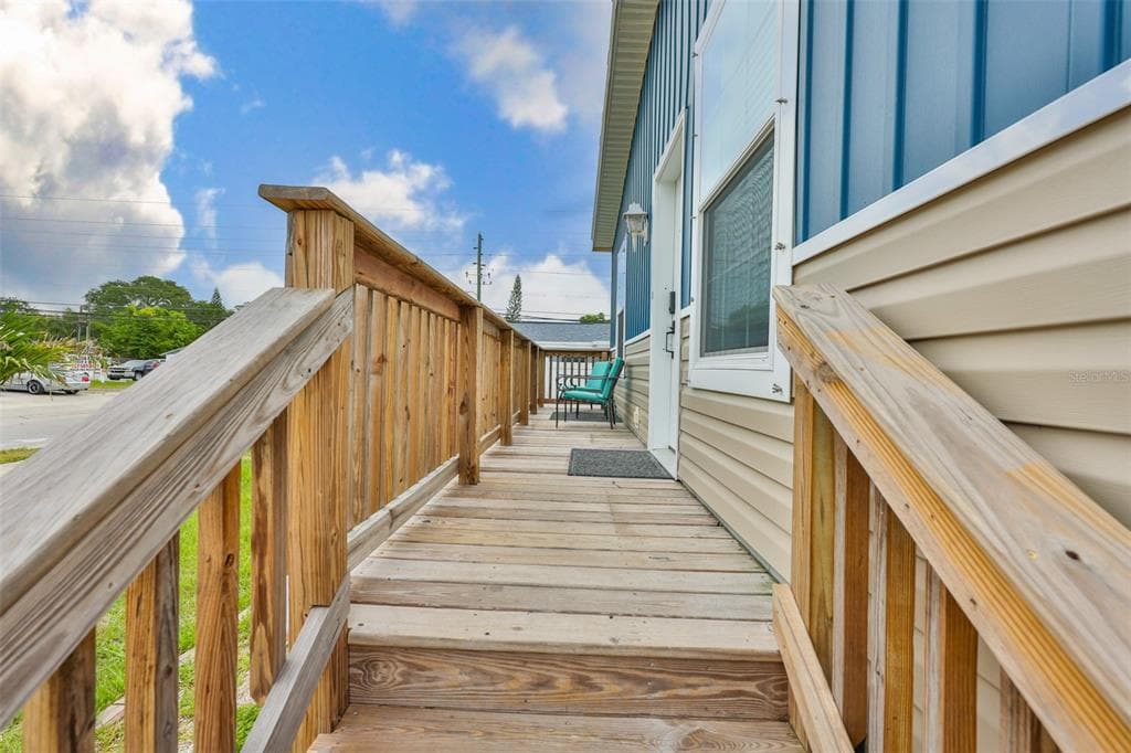 1169 8TH AVENUE NE, LARGO, FL 33770 — zdjęcie 5