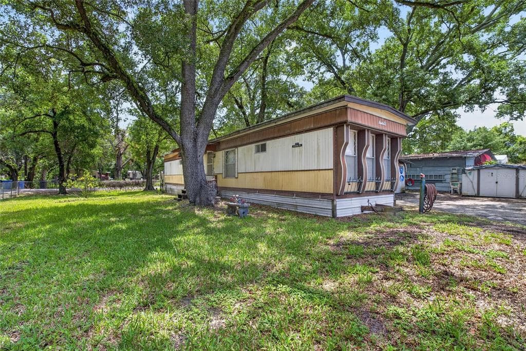 10227 OAK AVENUE, TAMPA, FL 33619 — zdjęcie 2