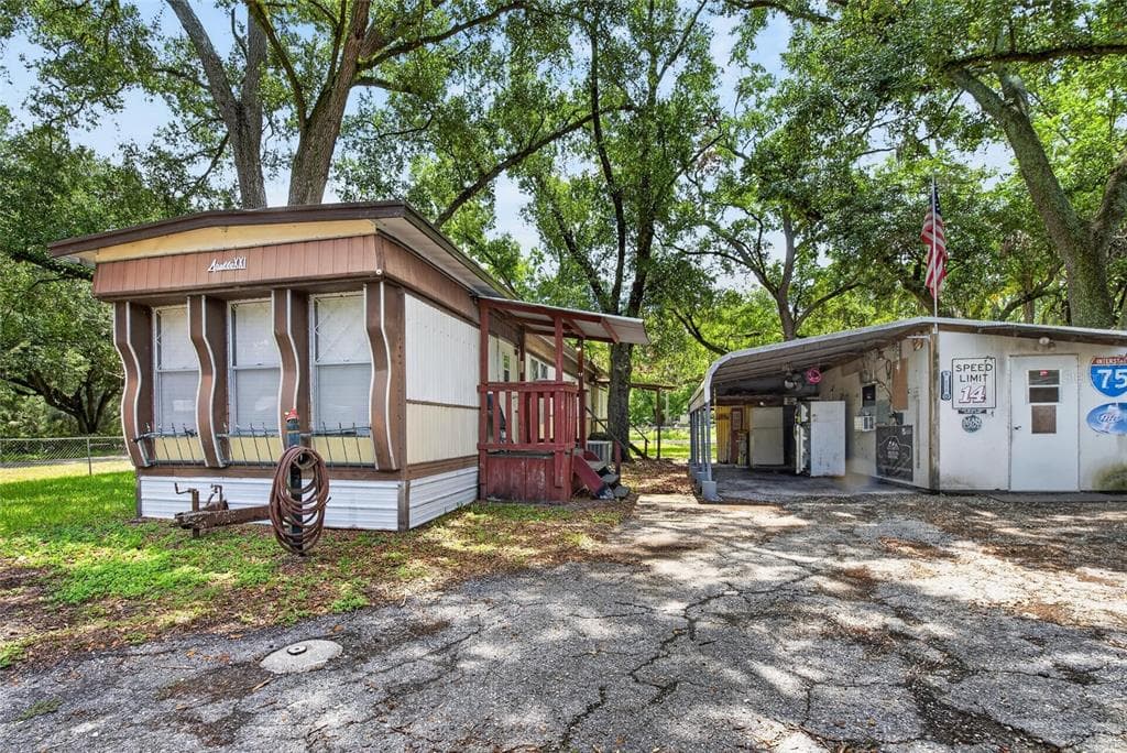 10227 OAK AVENUE, TAMPA, FL 33619 — zdjęcie 4