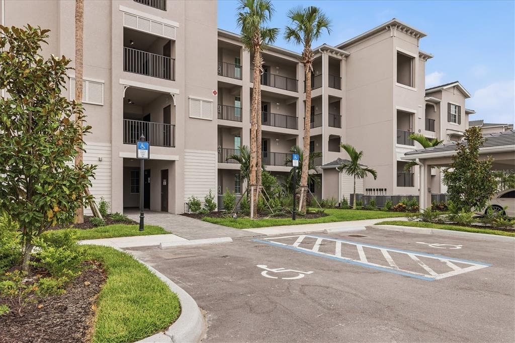19140 SCALLOP LOOP # 102, LAKEWOOD RANCH, FL 34211