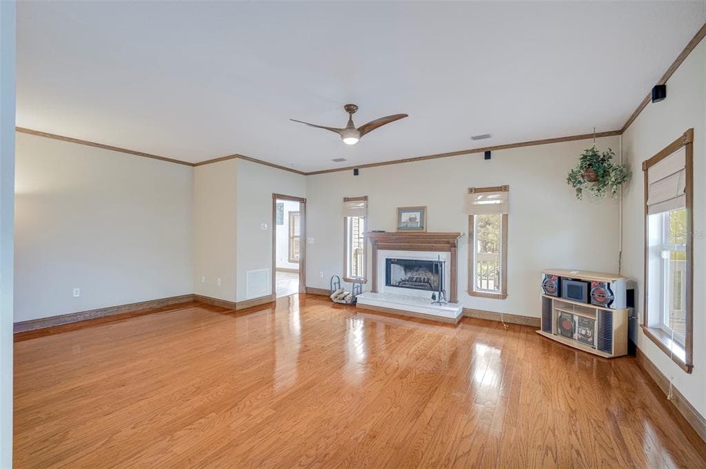 740 W VIRGINIA AVENUE, PUNTA GORDA, FL 33950 — zdjęcie 3