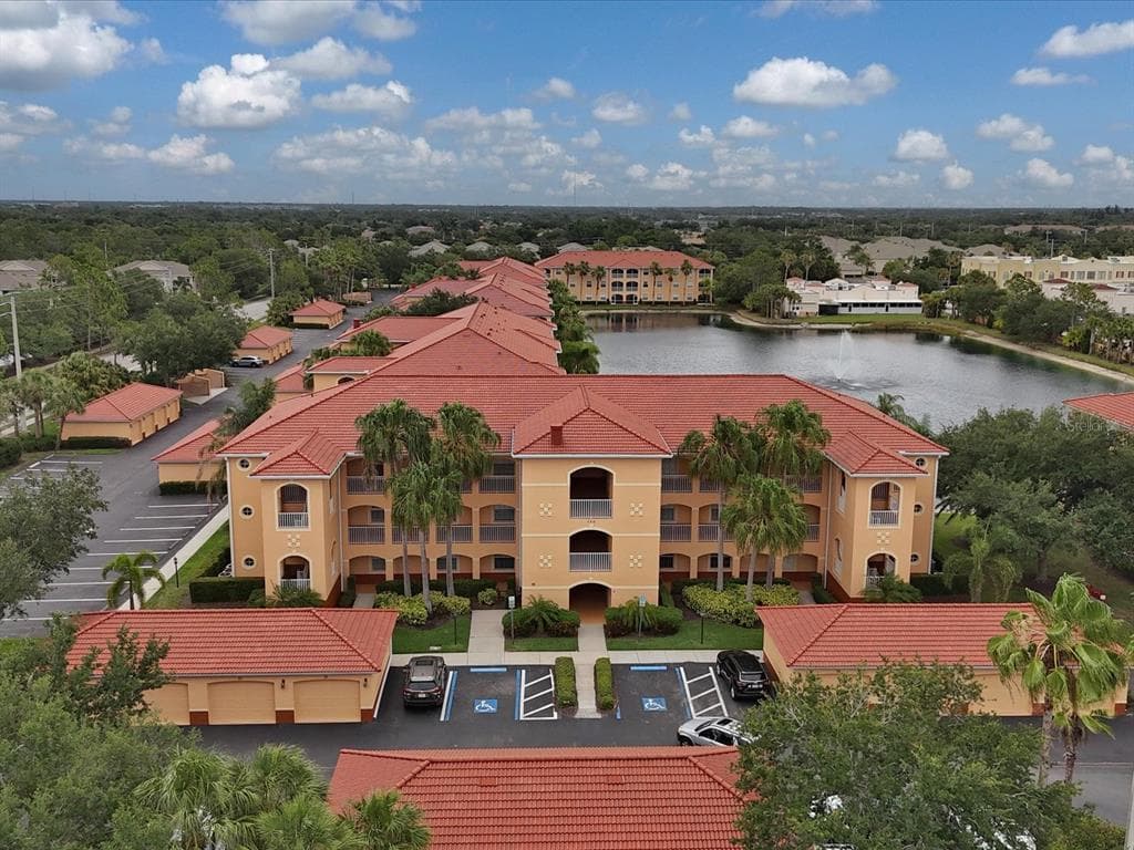 150 L PAVIA BOULEVARD # 13, VENICE, FL 34292