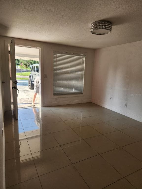 8518 WOODLAKE DRIVE, TAMPA, FL 33615 — zdjęcie 5