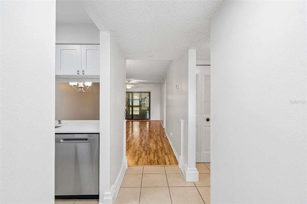 723 83RD AVENUE N # 104, ST PETERSBURG, FL 33702 — zdjęcie 2