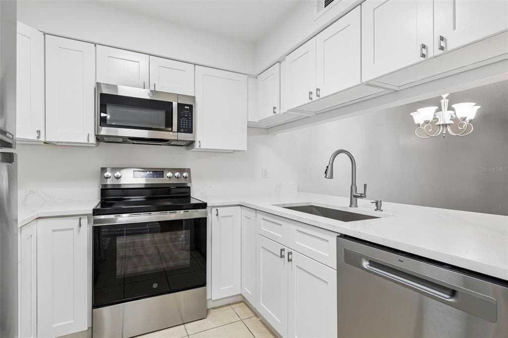723 83RD AVENUE N # 104, ST PETERSBURG, FL 33702 — zdjęcie 3