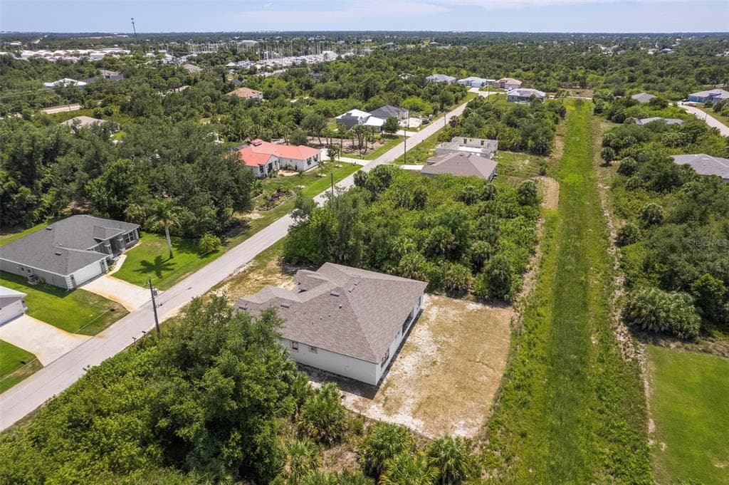 13298 HIGH SPRINGS AVENUE, PORT CHARLOTTE, FL 33981 — zdjęcie 5