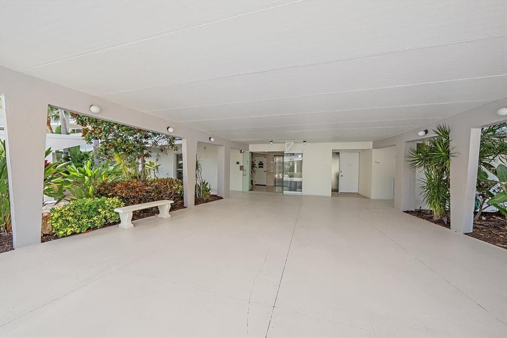 100 SANDS POINT ROAD # 303, LONGBOAT KEY, FL 34228 — zdjęcie 4